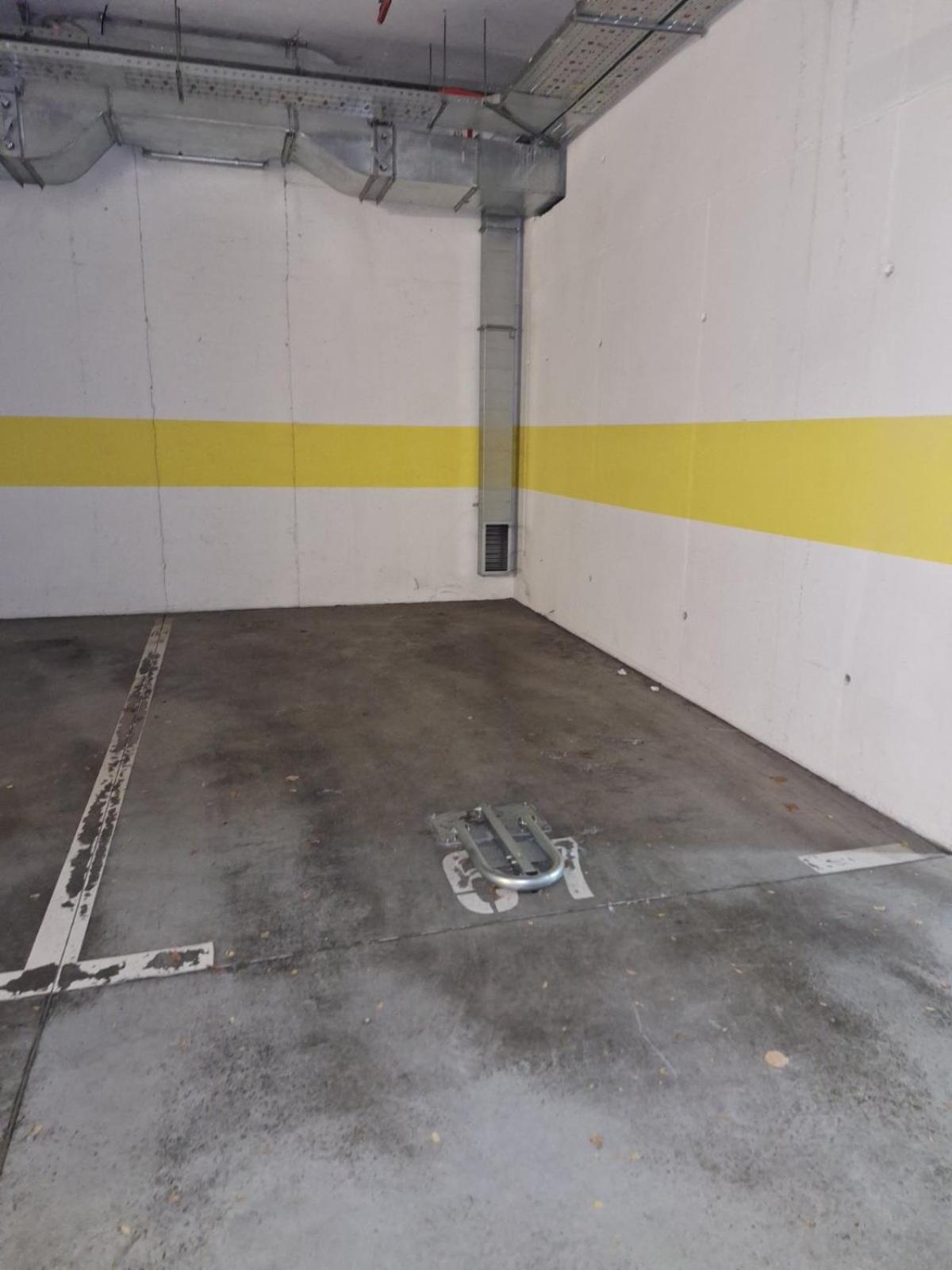 Lory, Zagreb, Downtown, With Own Parking In The Garage Appartement