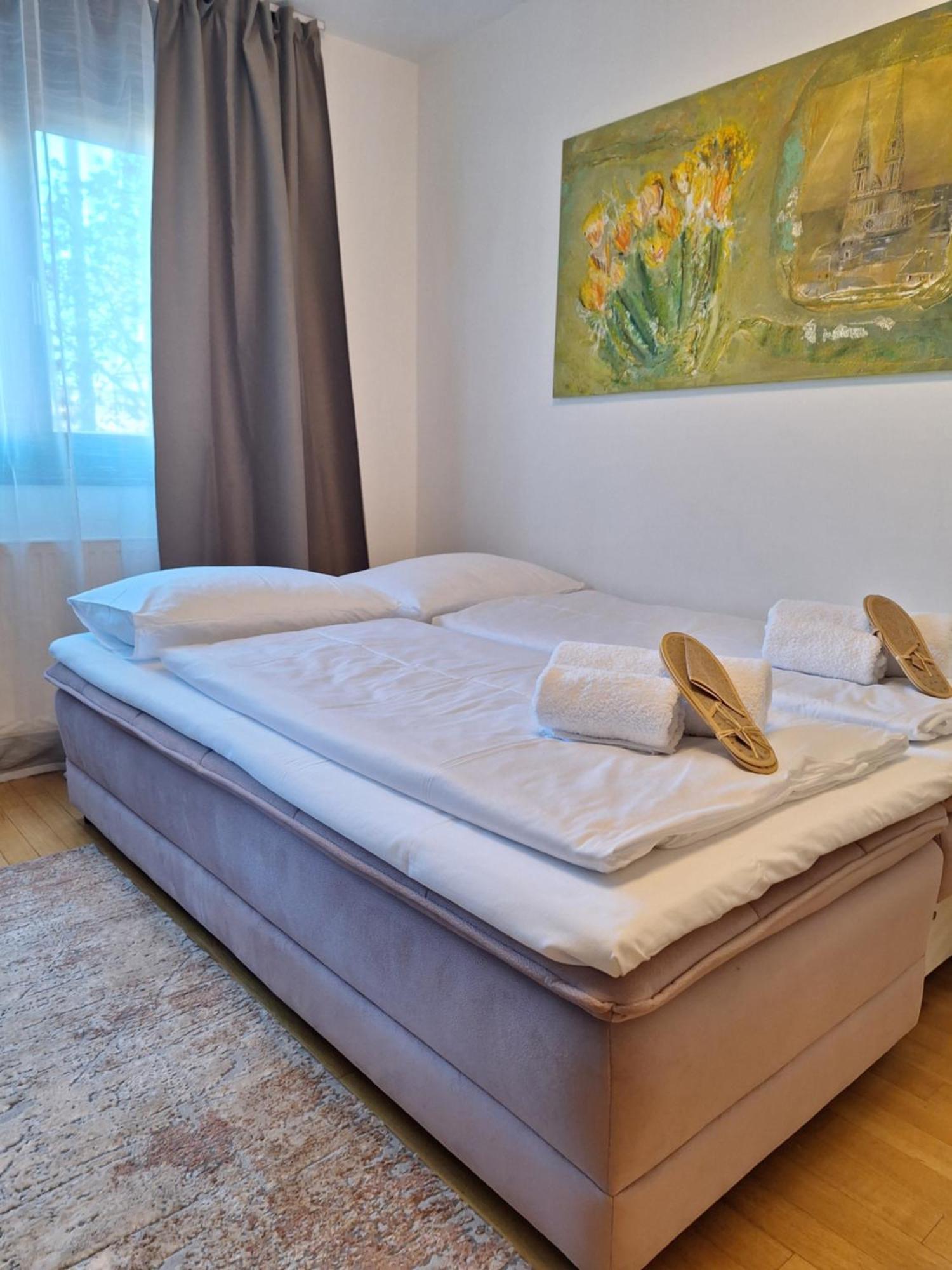 Appartement Lory, Zagreb, Downtown, With Own Parking In The Garage Zagreb